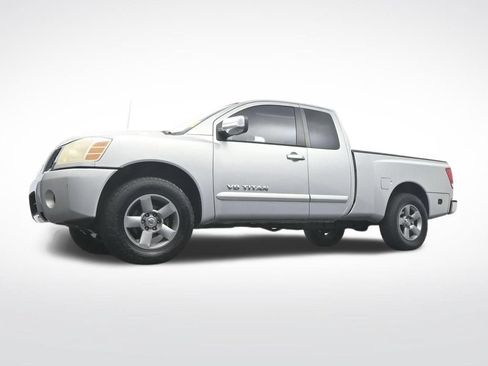 Used 2005 Nissan Titan SE RWD image 29