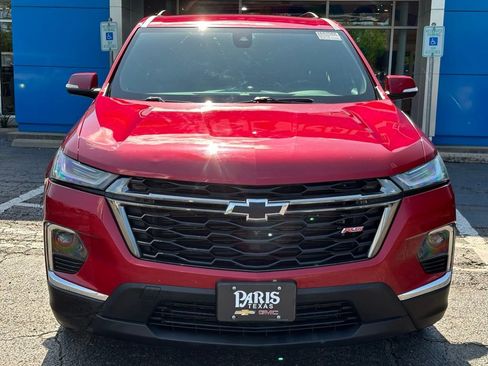 Used 2023 Chevrolet Traverse RS FWD image 2