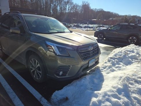 Used 2022 Subaru Forester Limited image 10