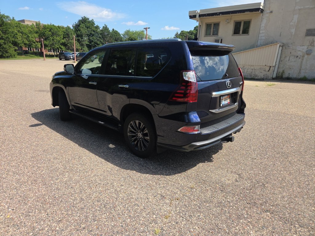 Used 2021 Lexus GX 460 Premium w/ Accessory Package AWD/4WD image 9