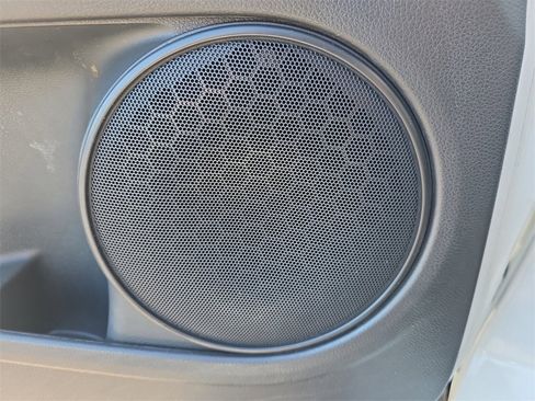 Used 2017 Honda HR-V LX image 30