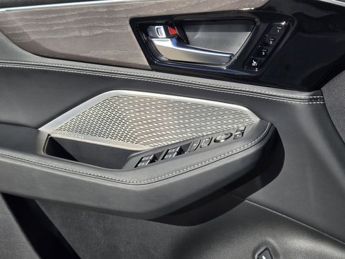 Certified 2023 Acura MDX SH-AWD w/ Advance Package image 23