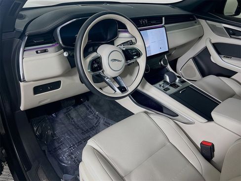 Used 2025 Jaguar F-PACE R-Dynamic S image 9