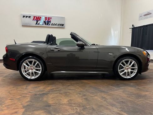 Used 2017 FIAT 124 Spider Classica RWD image 10