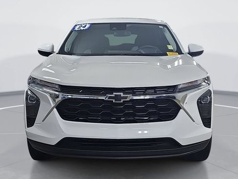Certified 2024 Chevrolet Trax LS w/ LS Convenience Package FWD image 10