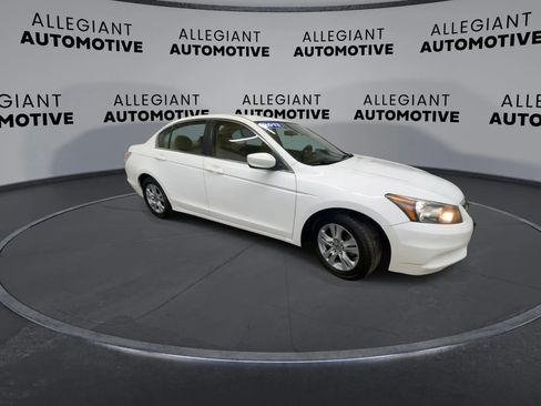 Used 2011 Honda Accord LX-P image 4