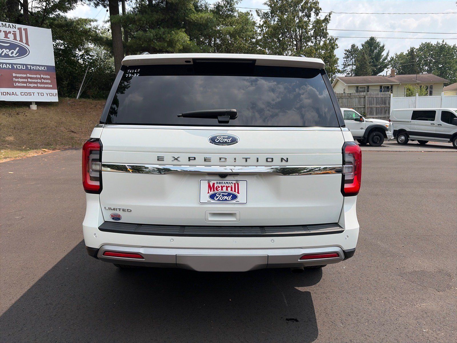 Used 2023 Ford Expedition Limited AWD/4WD image 5