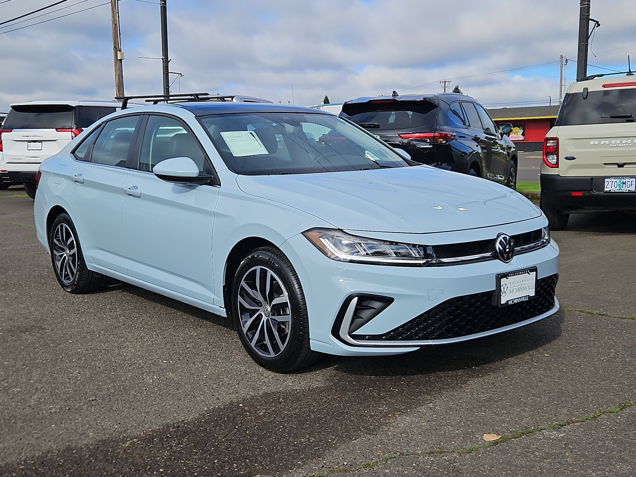 Used 2025 Volkswagen Jetta SE w/ Sunroof Package FWD image 7