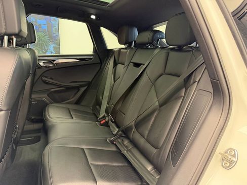 Used 2026 Porsche Macan AWD/4WD image 18