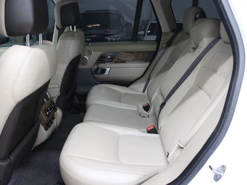 Used 2019 Land Rover Range Rover HSE image 31