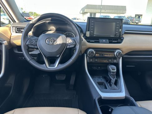 Used 2021 Toyota RAV4 XLE Premium FWD image 15