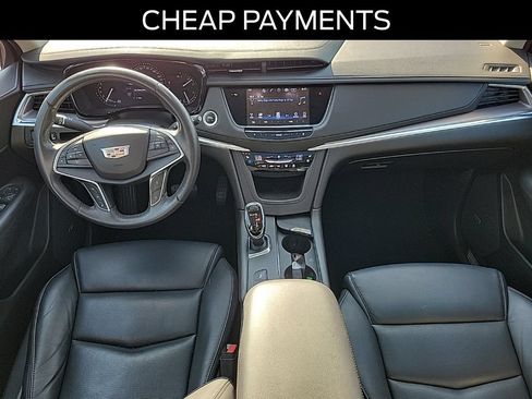 Used 2018 Cadillac XT5 Premium Luxury FWD image 9