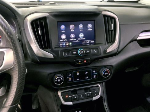 Used 2024 GMC Terrain SLE image 6