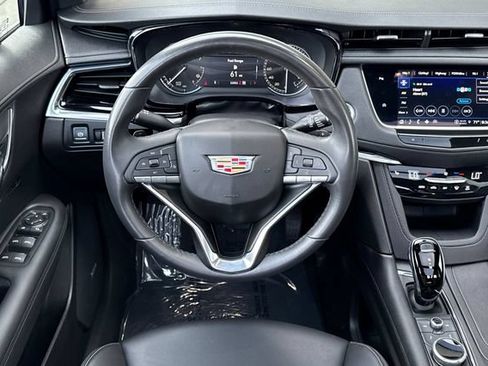Used 2023 Cadillac XT6 Luxury AWD/4WD image 16