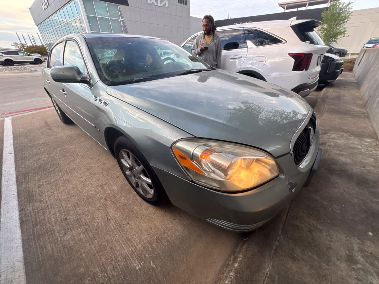 Used 2006 Buick Lucerne CXL w/ Luxury Package FWD image 2