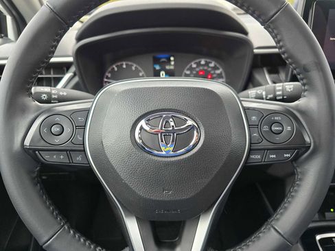 Used 2024 Toyota Corolla Cross LE image 25