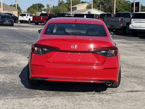 Used 2023 Honda Civic Sport image 6