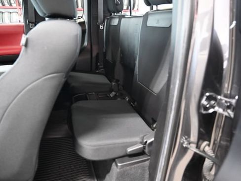 Used 2022 Toyota Tacoma SR5 AWD/4WD image 14