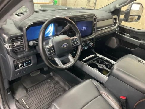 Used 2025 Ford F350 Lariat AWD/4WD image 6