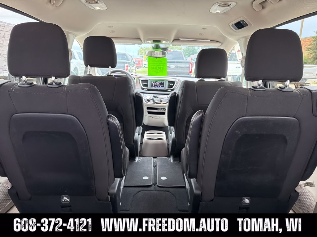 Used 2023 Chrysler Voyager LX FWD image 29