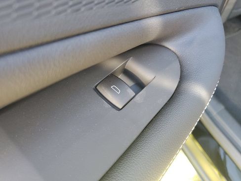 Used 2026 Chevrolet Blazer EV LT w/ Midnight/Sport Edition FWD image 15