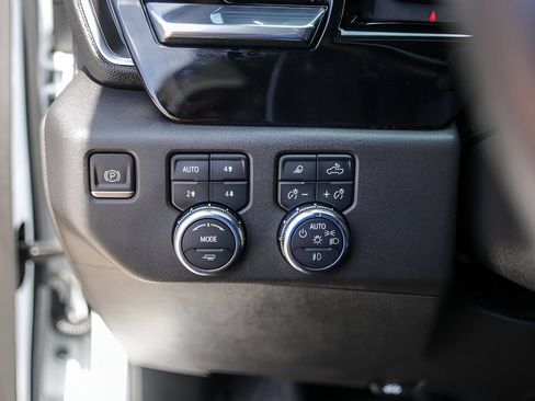 Used 2023 GMC Sierra 1500 SLT w/ SLT Premium Package AWD/4WD image 17