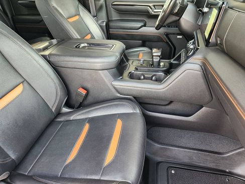 Certified 2022 GMC Sierra 1500 AT4 w/ AT4 Premium Package AWD/4WD image 13