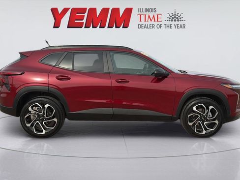 Used 2025 Chevrolet Trax RS w/ Driver Confidence Package image 9