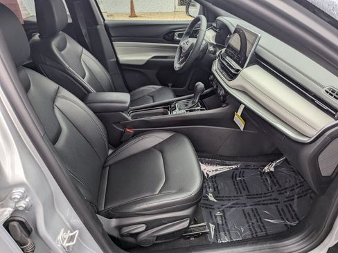 Used 2025 Jeep Compass Limited AWD/4WD image 7