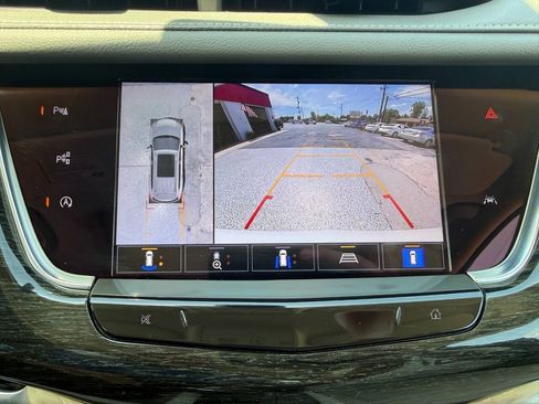 Used 2022 Cadillac XT6 Premium Luxury w/ Technology Package FWD image 22