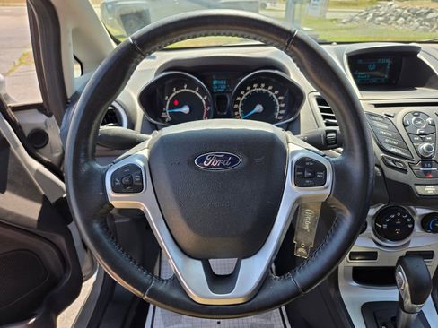 Used 2015 Ford Fiesta SE FWD image 25