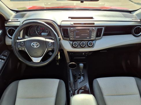 Used 2015 Toyota RAV4 LE FWD image 11