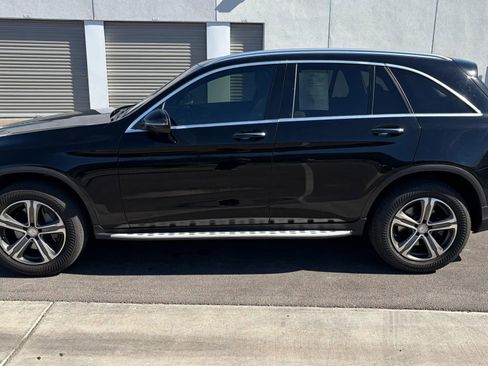 Used 2016 Mercedes-Benz GLC 300 4MATIC w/ Premium Package image 2