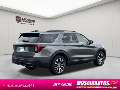 Used 2025 Ford Explorer ST-Line AWD/4WD image 7