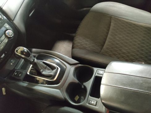 Used 2019 Nissan Rogue SV w/ Premium Package FWD image 26