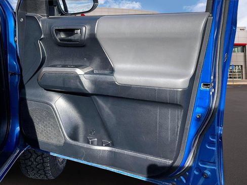 Certified 2018 Toyota Tacoma SR5 image 23