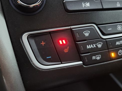 Used 2018 Ford Fusion Energi SE image 9