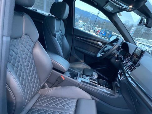 Used 2024 Audi SQ5 Premium Plus image 9