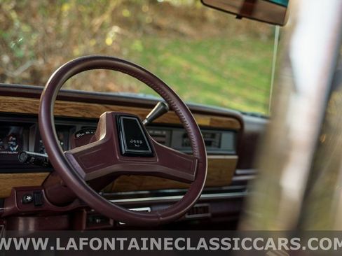 Used 1991 Jeep Grand Wagoneer image 8