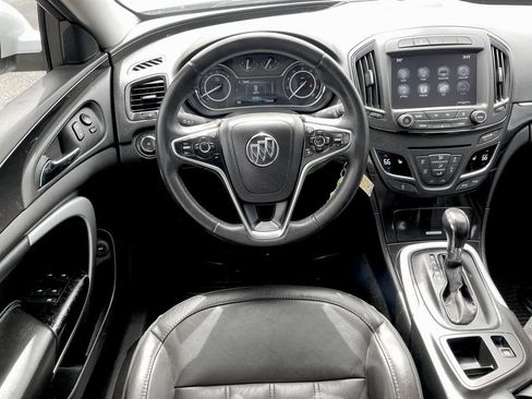 Used 2017 Buick Regal Sport Touring FWD image 11