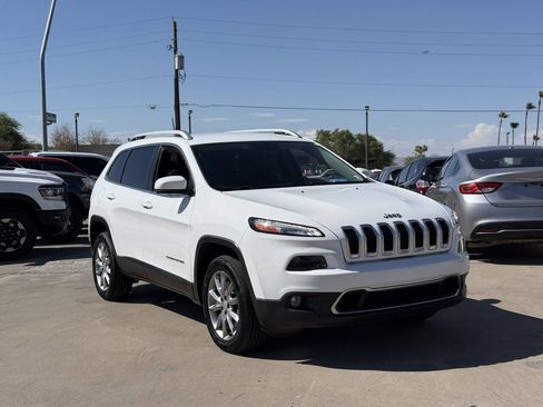 Used 2017 Jeep Cherokee Limited FWD image 3