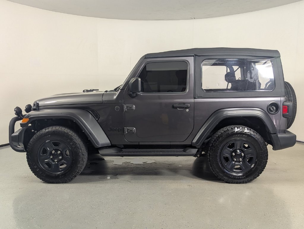 Used 2022 Jeep Wrangler Sport AWD/4WD image 4