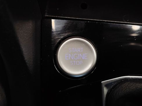 Used 2024 Volkswagen Taos S w/ MDO Package image 31