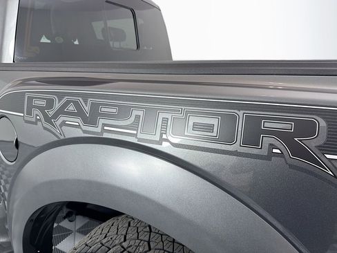 Used 2019 Ford F150 Raptor w/ Equipment Group 802A Luxury AWD/4WD image 9