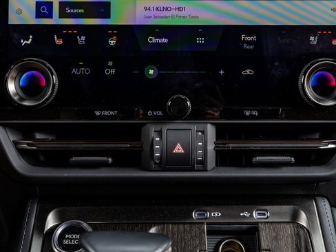 Used 2024 Lexus GX 550 image 27