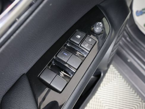 Used 2021 Toyota Prius Prime XLE w/ Carpet Mat Package (TMS) FWD image 30