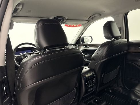 Certified 2023 Jeep Grand Cherokee L Limited image 22