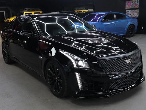 Used 2019 Cadillac CTS V w/ Luxury Package image 2