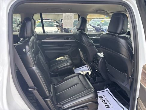 Used 2023 Jeep Grand Cherokee L Limited AWD/4WD image 41