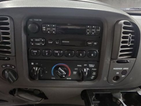 Used 1997 Ford F150 XLT image 13